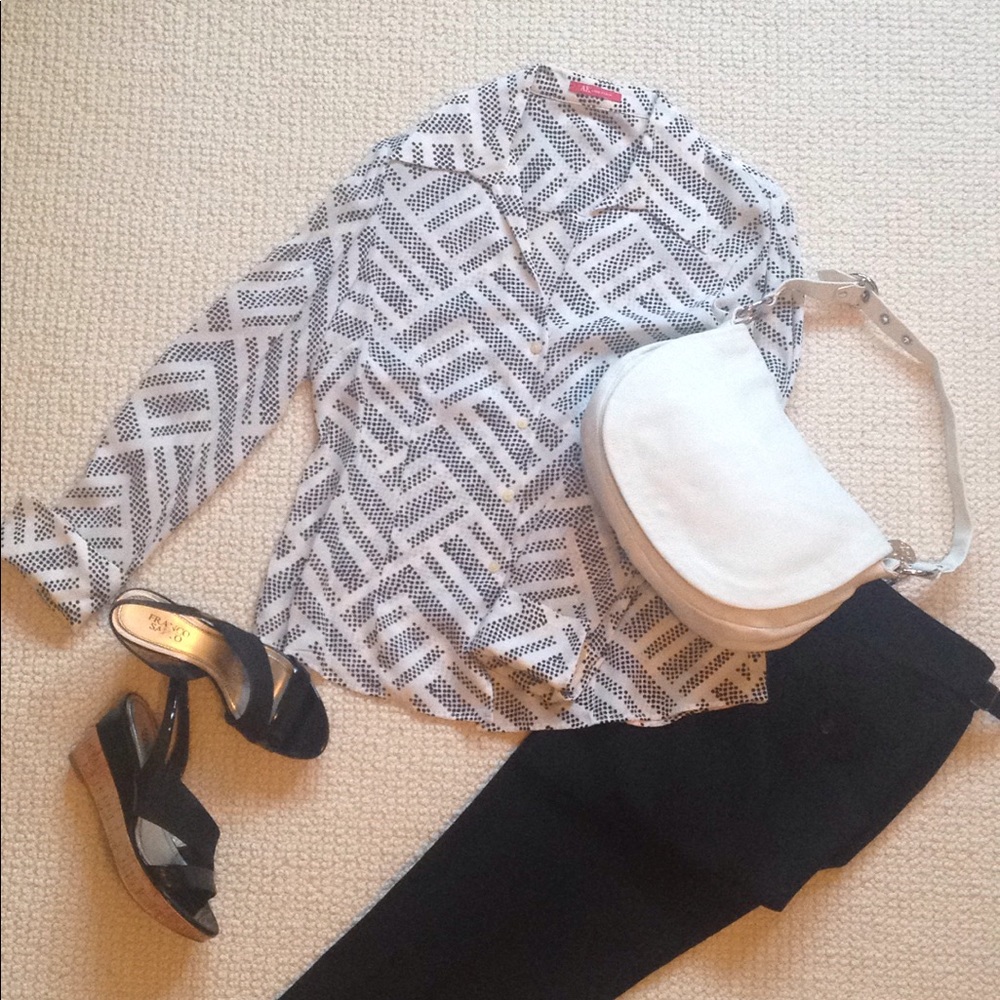 Anne Klein button down blouse